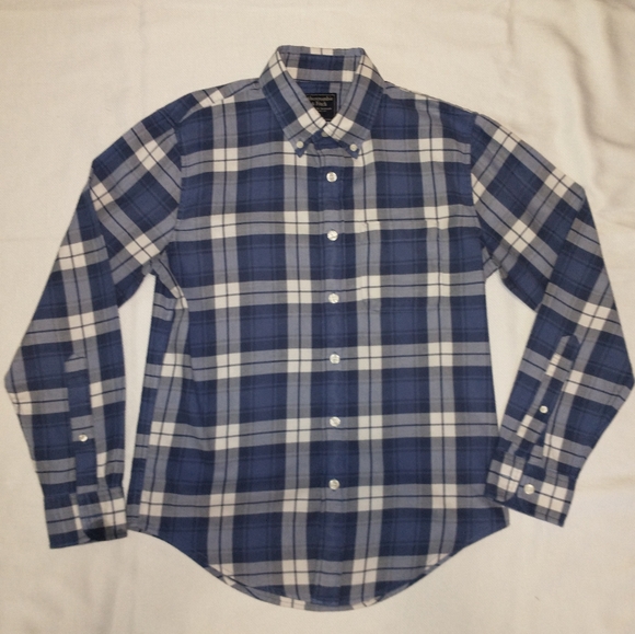 Abercrombie & Fitch button down - Picture 3 of 4